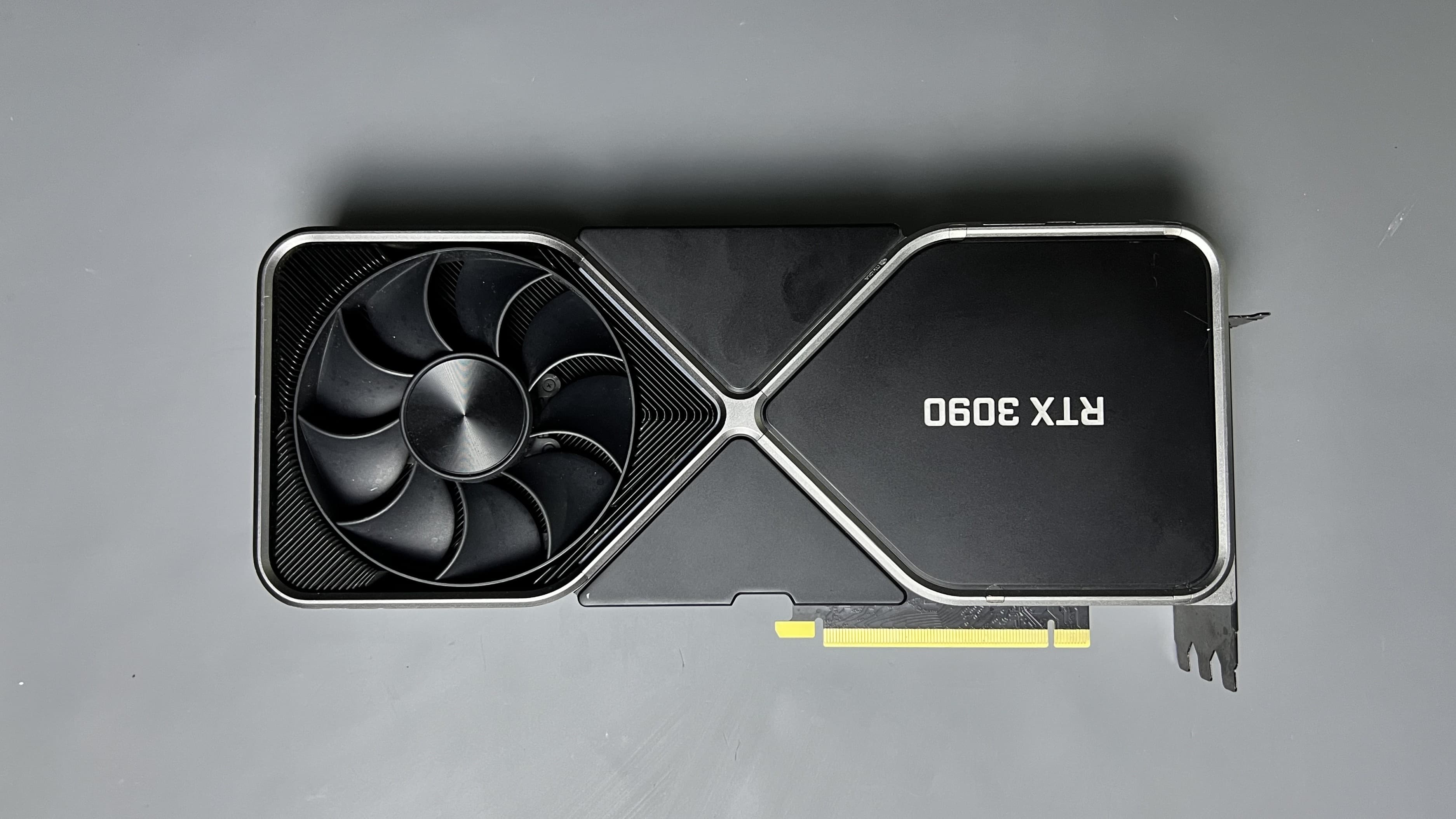 NVIDIA RTX 3090 FOUNDER EDITION